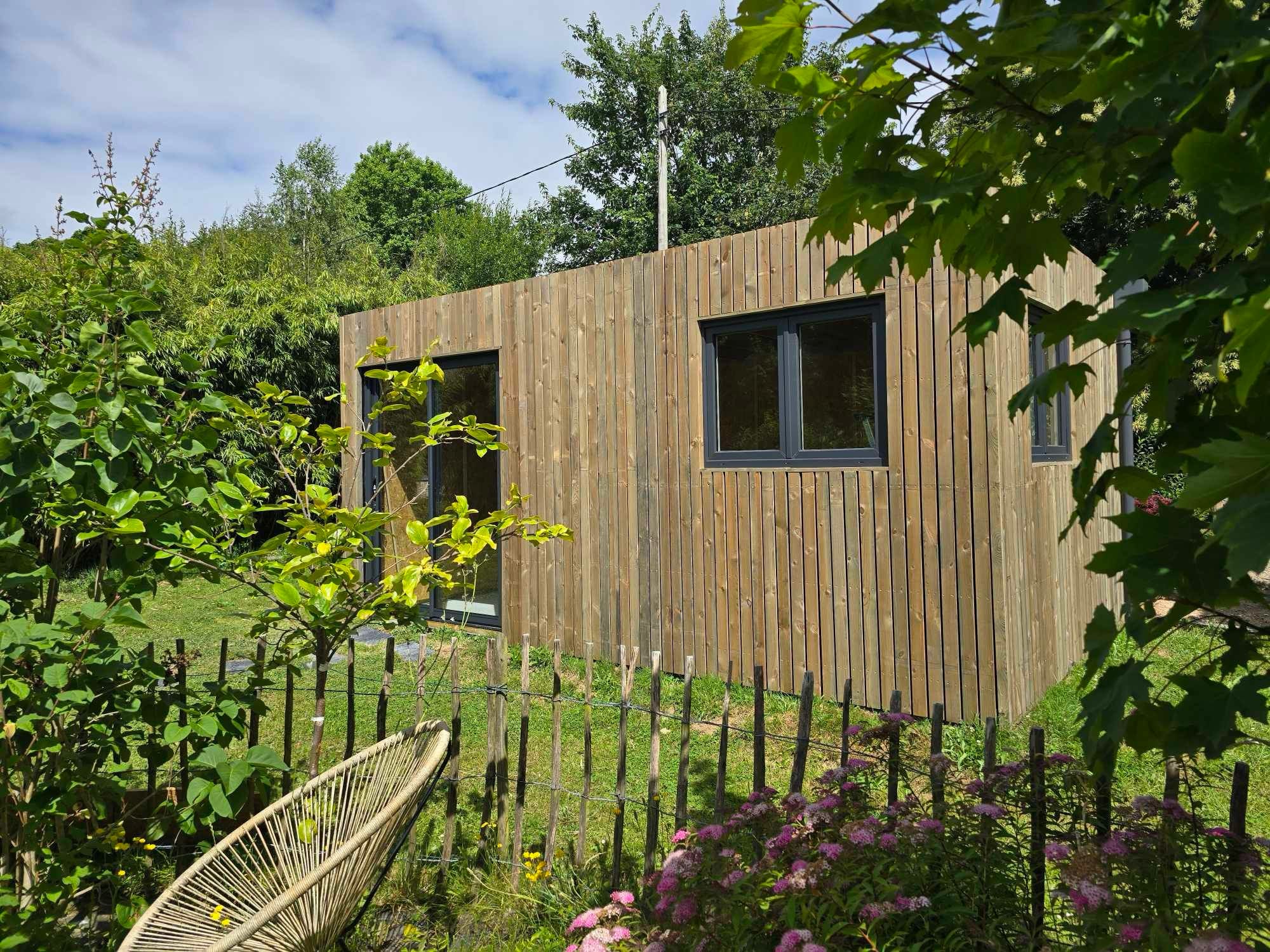 studio de jardin en bois, été, studio frais et chaleur